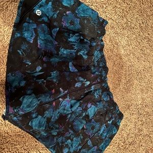 Lululemon Size 14 hotty hot short.